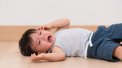 Tenangkan Diri Dulu, Ini Langkah Awal Saat Anak Tantrum